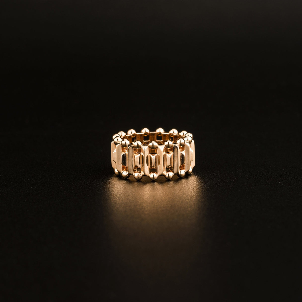Kanpoj Pillar ring in pink gold, front view
